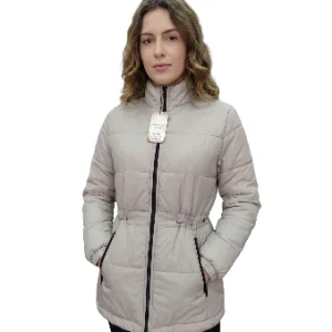 chaqueta acolchada o plumífero de color beige o crema talla M(S)