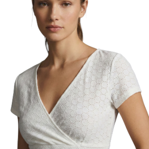 top blanco cruzado (wrap) de manga corta con ojal bordado talla M aldamariyo nuestra moda