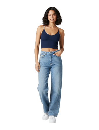 Top Cami Negro Ajustado Tirantes Finos