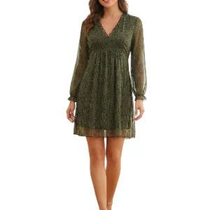 Vestido corto verde con lentejuelas y manga larga