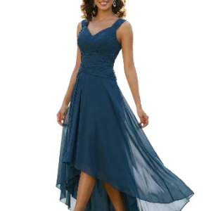 Vestido de fiesta azul asimétrico de gasa con pedrería y largo medio-largo (high-low).
