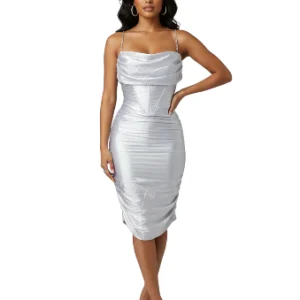 Vestido satinado corsé