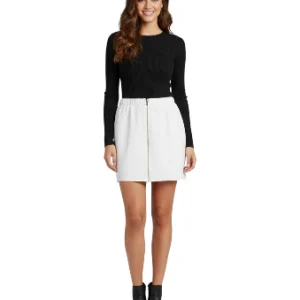 Minifalda blanca clásica